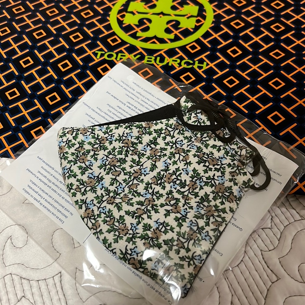 Tory Burch floral design face mask New in package